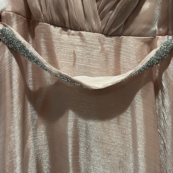 Gown - Picture 5 of 8